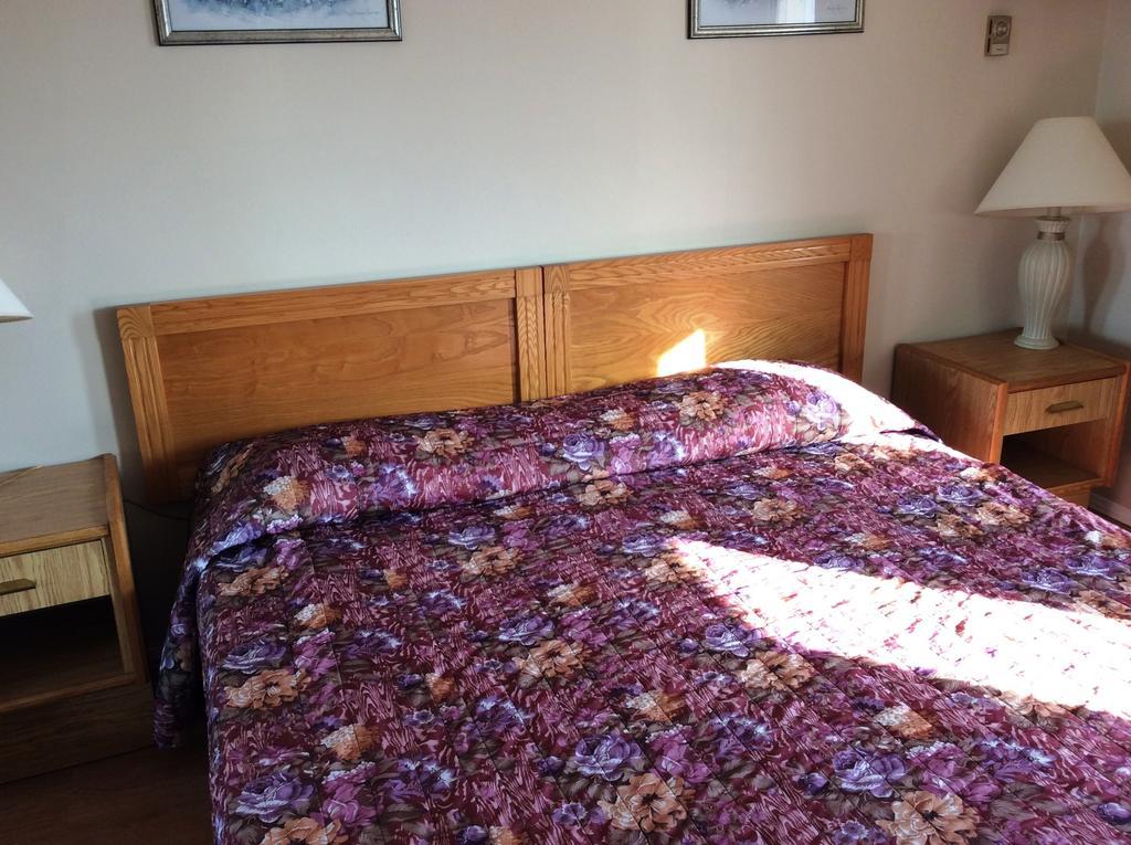 Motel Saint Bruno Saint-Bruno-de-Montarville Quarto foto