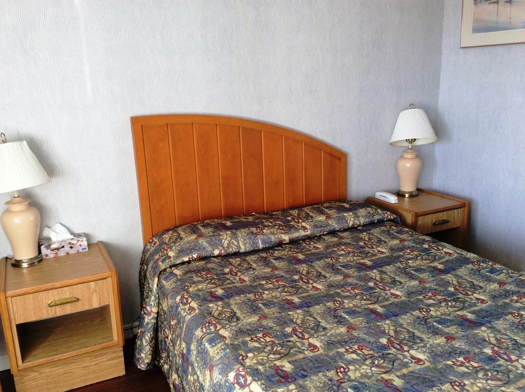 Motel Saint Bruno Saint-Bruno-de-Montarville Quarto foto