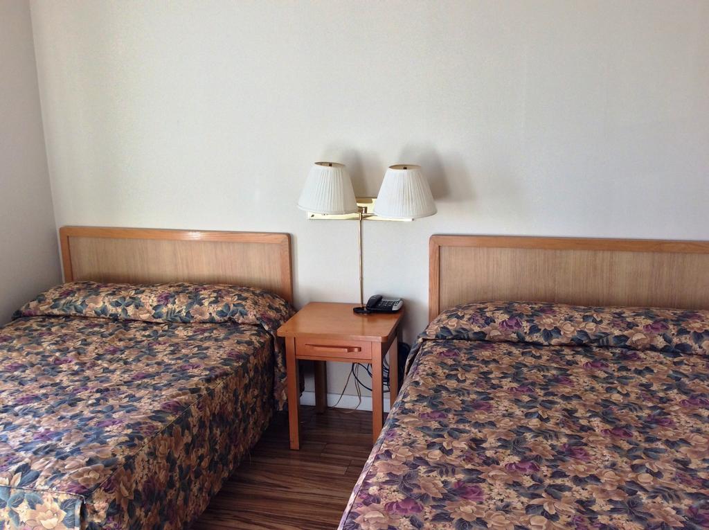 Motel Saint Bruno Saint-Bruno-de-Montarville Quarto foto