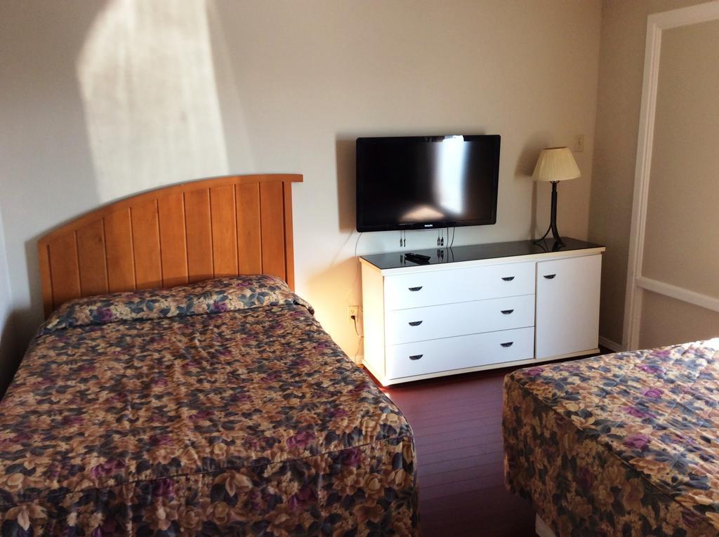Motel Saint Bruno Saint-Bruno-de-Montarville Quarto foto